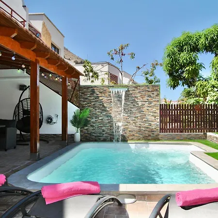 Puerto Rico In Front Of The Shopping Center With Private Heated Saltwater Pool With Jacuzzi & Arcade Games & T Able Foot Ball Villa Puerto Rico (Gran Canaria)
