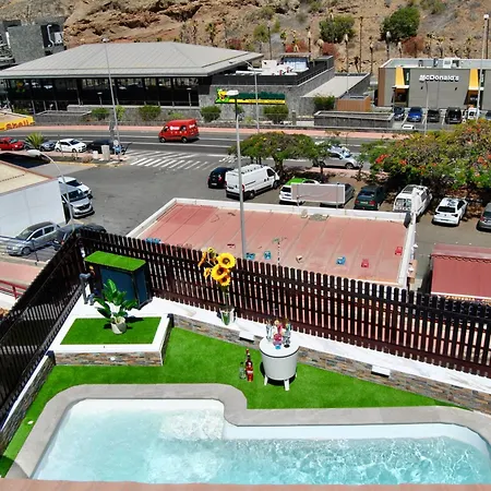 Puerto Rico In Front Of The Shopping Center With Private Heated Saltwater Pool With Jacuzzi & Arcade Games & T Able Foot Ball Puerto Rico (Gran Canaria)