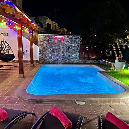 Villa Puerto Rico In Front Of The Shopping Center With Private Heated Saltwater Pool With Jacuzzi & Arcade Games & T Able Foot Ball Puerto Rico (Gran Canaria)