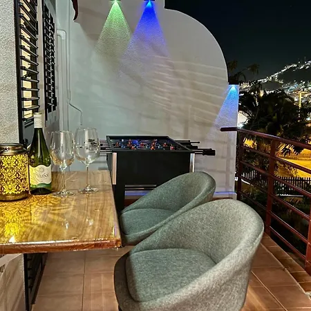 Villa Puerto Rico In Front Of The Shopping Center With Private Heated Saltwater Pool With Jacuzzi & Arcade Games & T Able Foot Ball Puerto Rico (Gran Canaria)