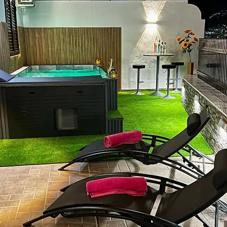 빌라 Villa Puerto Rico In Front Of The Shopping Center With Private Heated Saltwater Pool With Jacuzzi Or St Andard Villa Puerto Rico With Private Heated Saltwater Jacuzzi Pool & Arcade Games *
