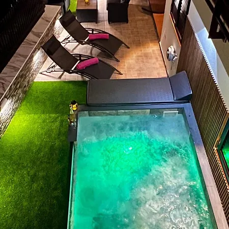 Puerto Rico In Front Of The Shopping Center With Private Heated Saltwater Pool With Jacuzzi & Arcade Games