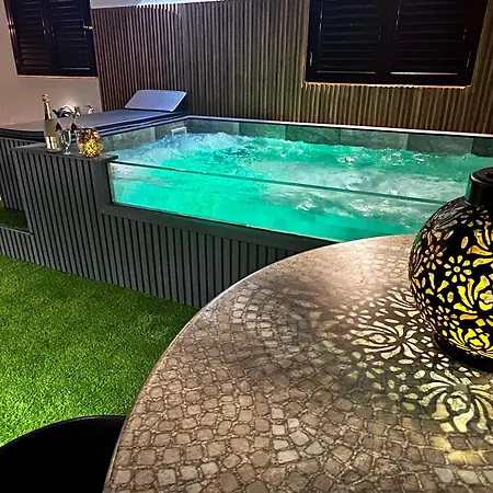 Puerto Rico In Front Of The Shopping Center With Private Heated Saltwater Pool With Jacuzzi & Arcade Games Puerto Rico (Gran Canaria)