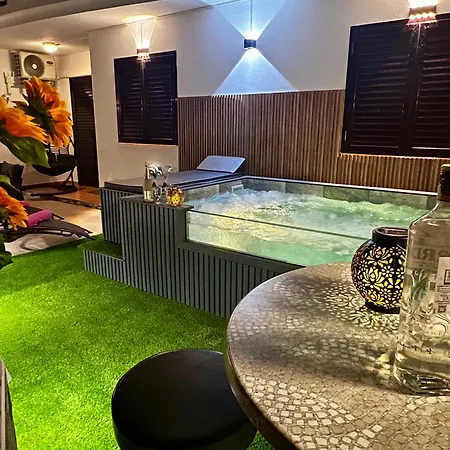 Puerto Rico In Front Of The Shopping Center With Private Heated Saltwater Pool With Jacuzzi & Arcade Games Villa
