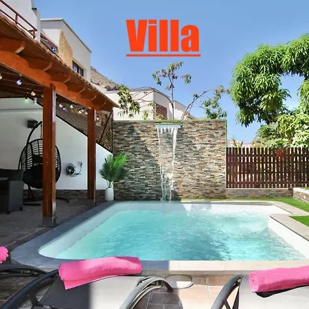 빌라 Villa Puerto Rico In Front Of The Shopping Center With Private Heated Saltwater Pool With Jacuzzi Or St Andard Villa Puerto Rico With Private Heated Saltwater Jacuzzi Pool & Arcade Games 푸에르토리코